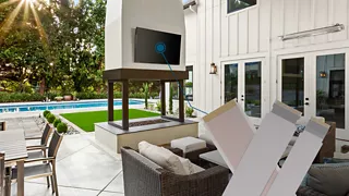 A backyard display incorporates flat, flexible cables (FFCs) and flat printed cables (FPCs).